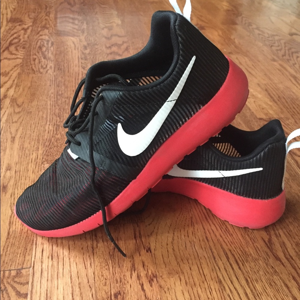 Nike Rouches - Picture 2 of 4